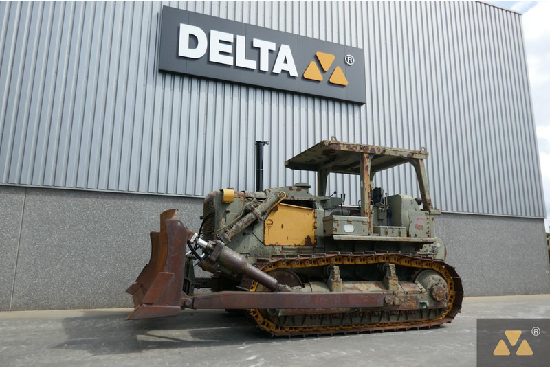 Caterpillar D7F Ex-army - Buldózer: 4 kép. Caterpillar D7F Ex-army - Buldózer: 4 kép.