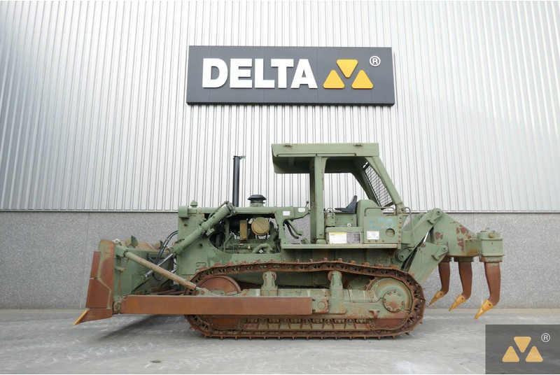 Caterpillar D7G Ex-army - Buldózer: 1 kép. Caterpillar D7G Ex-army - Buldózer: 1 kép.