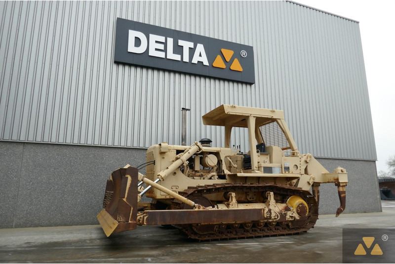 Caterpillar D7G Ex-army - Buldózer: 4 kép. Caterpillar D7G Ex-army - Buldózer: 4 kép.