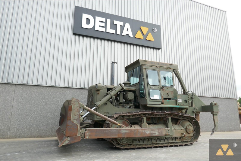 Caterpillar D7G Ex-army - Buldózer: 4 kép. Caterpillar D7G Ex-army - Buldózer: 4 kép.