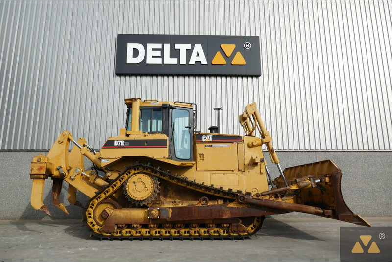 Caterpillar D7R XR Series II - Buldózer: 2 kép. Caterpillar D7R XR Series II - Buldózer: 2 kép.