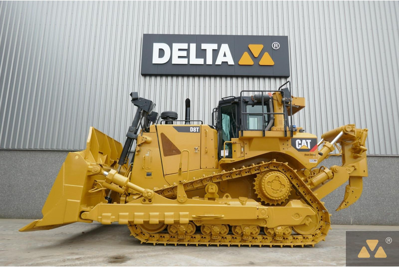 Caterpillar D8T - Buldózer: 1 kép. Caterpillar D8T - Buldózer: 1 kép.