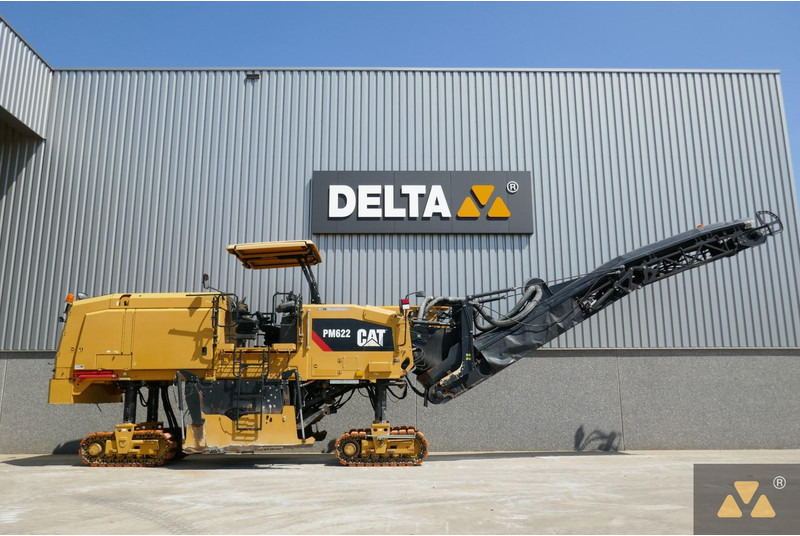 Caterpillar PM622 - Aszfaltozó gép: 1 kép. Caterpillar PM622 - Aszfaltozó gép: 1 kép.