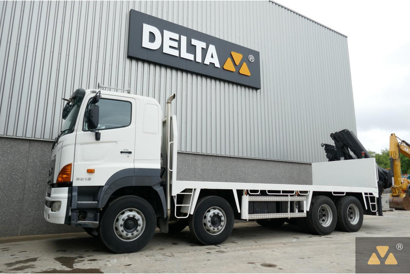 Hino 700FY crane - Darus autó: 4 kép. Hino 700FY crane - Darus autó: 4 kép.