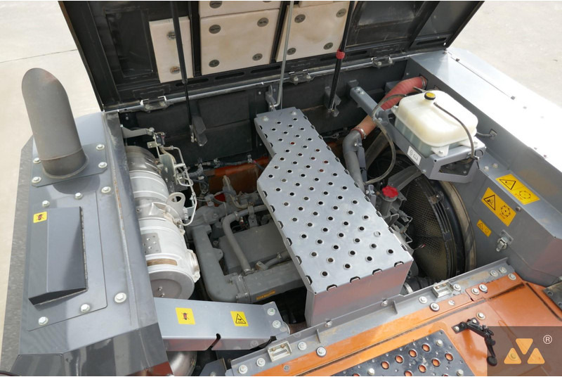 Lánctalpas kotró Hitachi ZX300LC-7: 18 kép. Lánctalpas kotró Hitachi ZX300LC-7: 18 kép.