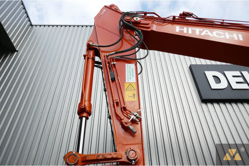 Lánctalpas kotró Hitachi ZX300LC-7: 14 kép. Lánctalpas kotró Hitachi ZX300LC-7: 14 kép.