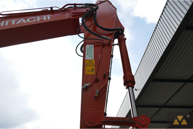 Lánctalpas kotró Hitachi ZX300LC-7: 15 kép. Lánctalpas kotró Hitachi ZX300LC-7: 15 kép.