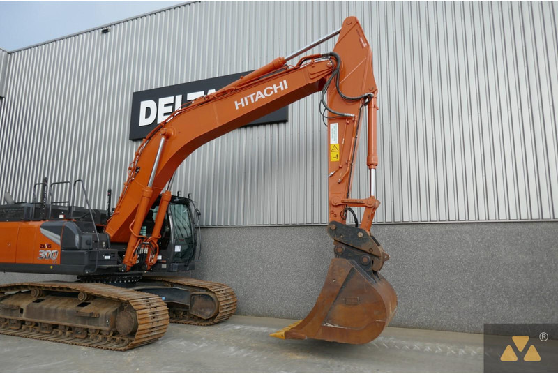 Lánctalpas kotró Hitachi ZX300LC-7: 9 kép. Lánctalpas kotró Hitachi ZX300LC-7: 9 kép.