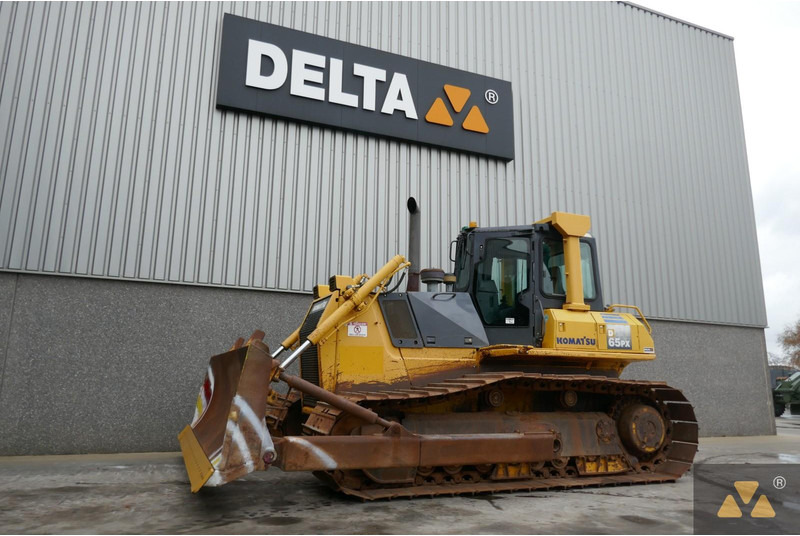 Komatsu D65PX-15EO - Buldózer: 4 kép. Komatsu D65PX-15EO - Buldózer: 4 kép.