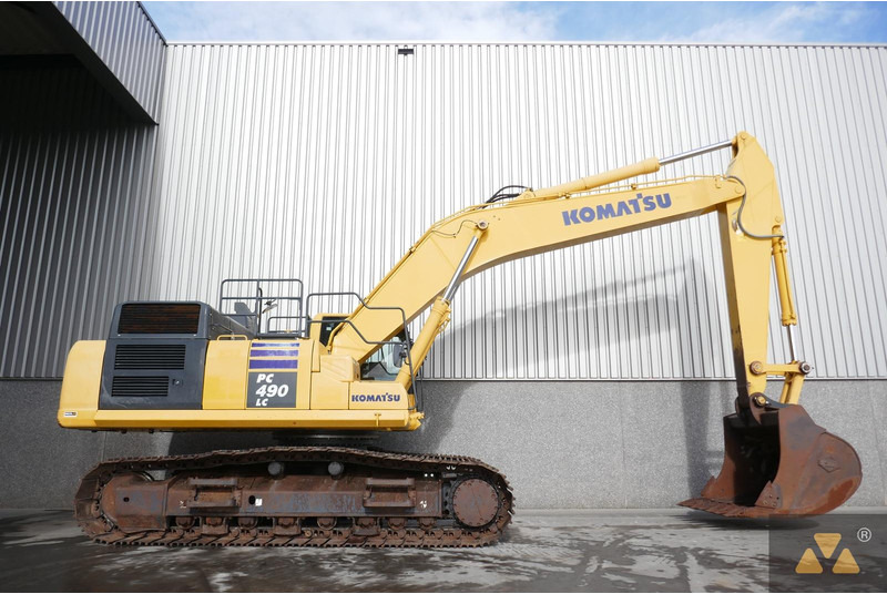 Komatsu PC490LC-11 - Lánctalpas kotró: 2 kép. Komatsu PC490LC-11 - Lánctalpas kotró: 2 kép.