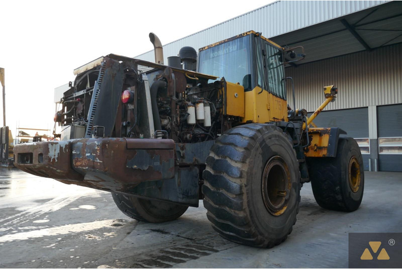 Komatsu WA470-6 - Gumikerekes homlokrakodó: 2 kép. Komatsu WA470-6 - Gumikerekes homlokrakodó: 2 kép.