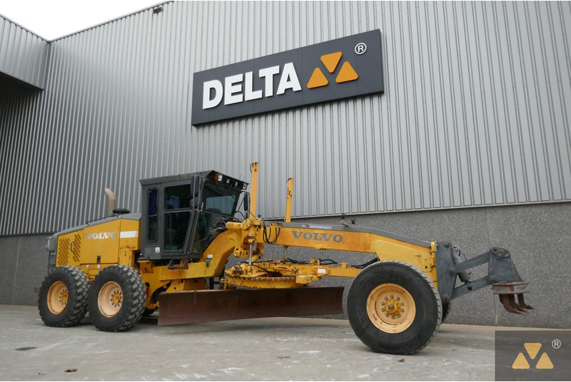 Volvo G720B - Gréder: 3 kép. Volvo G720B - Gréder: 3 kép.