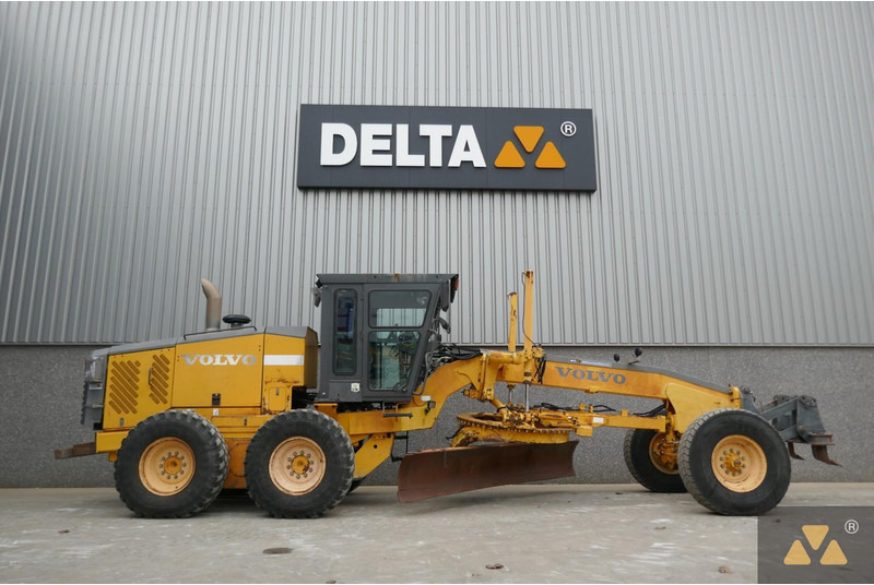 Volvo G720B - Gréder: 2 kép. Volvo G720B - Gréder: 2 kép.