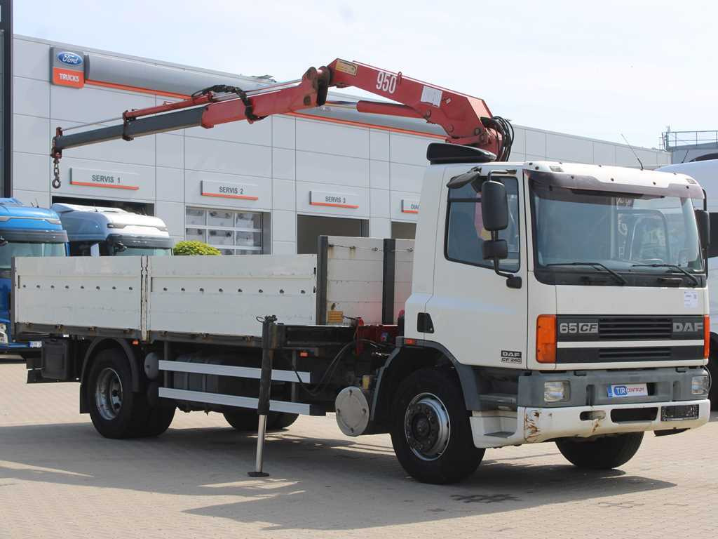 DAF CF 240, HYDRAULIC ARM HMF 953 K2, PNEU 80% - Platós teherautó, Darus autó: 3 kép. DAF CF 240, HYDRAULIC ARM HMF 953 K2, PNEU 80% - Platós teherautó, Darus autó: 3 kép.