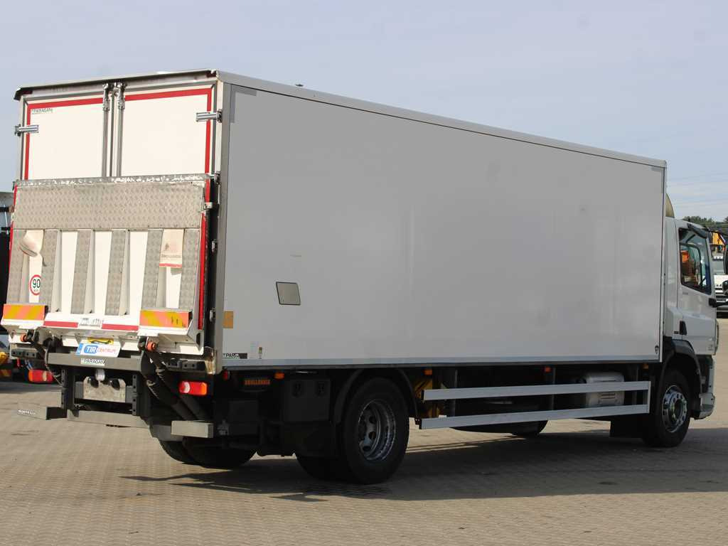 DAF CF 320, HYDRAULIC FRONT, EURO 6 - Dobozos felépítményű teherautó: 3 kép. DAF CF 320, HYDRAULIC FRONT, EURO 6 - Dobozos felépítményű teherautó: 3 kép.