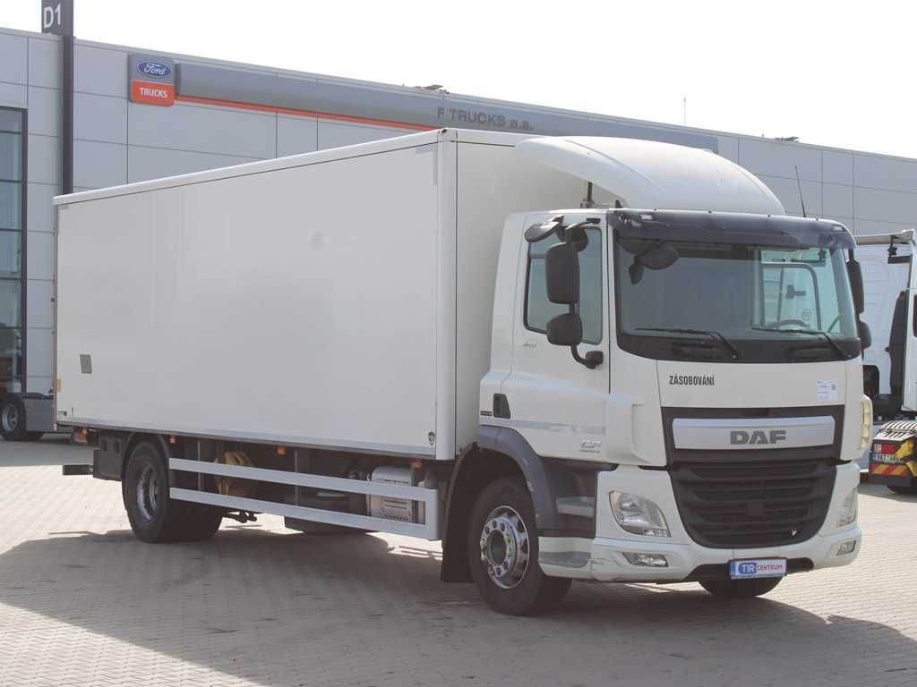 DAF CF 320, TAIL LIFT, EURO 6 - Dobozos felépítményű teherautó: 2 kép. DAF CF 320, TAIL LIFT, EURO 6 - Dobozos felépítményű teherautó: 2 kép.