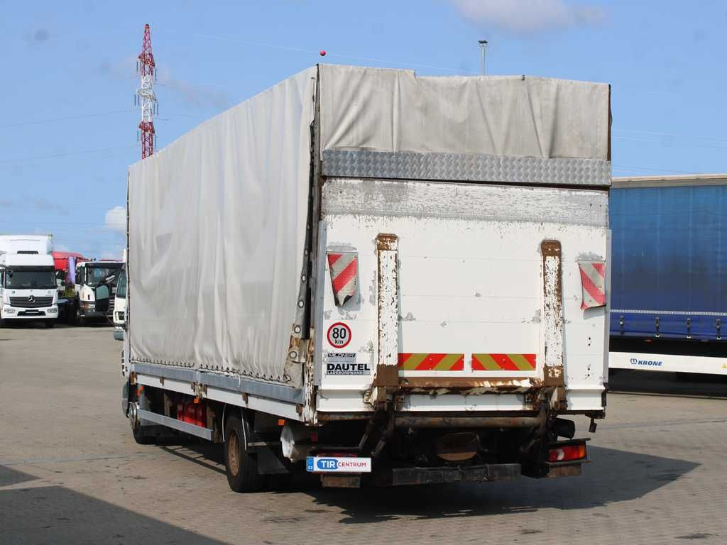 DAF FA LF 45.220, EURO 3, SIDEWALLS, TAIL LIFT - Ponyvás teherautó: 4 kép. DAF FA LF 45.220, EURO 3, SIDEWALLS, TAIL LIFT - Ponyvás teherautó: 4 kép.