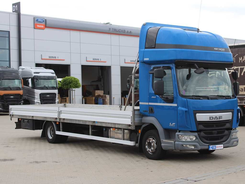DAF LF 260, SLEEPING CABIN, EURO 6, PNEU 80% - Platós teherautó: 2 kép. DAF LF 260, SLEEPING CABIN, EURO 6, PNEU 80% - Platós teherautó: 2 kép.