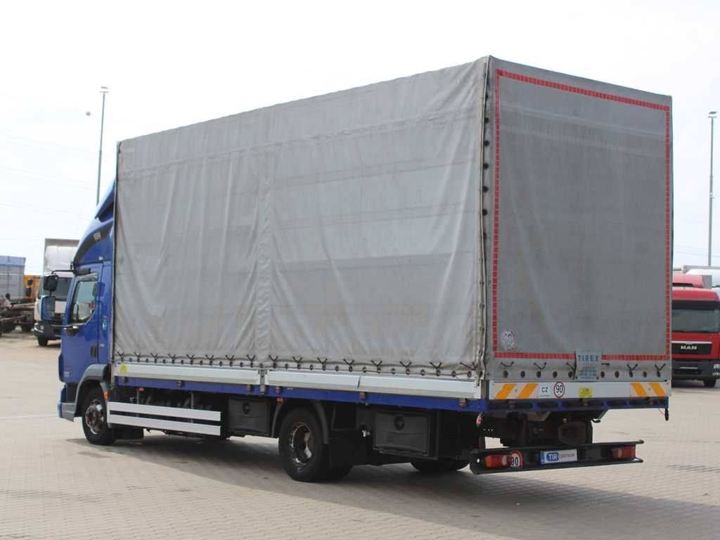 DAF LF 45.220, EURO 5 EEV, SLEEPING CABIN,SIDE-WALLS - Ponyvás teherautó: 4 kép. DAF LF 45.220, EURO 5 EEV, SLEEPING CABIN,SIDE-WALLS - Ponyvás teherautó: 4 kép.