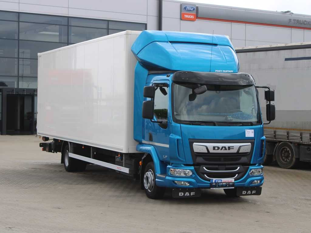 DAF LF260 FA, EURO 6, TAIL LIFT, CAMERA - Dobozos felépítményű teherautó: 2 kép. DAF LF260 FA, EURO 6, TAIL LIFT, CAMERA - Dobozos felépítményű teherautó: 2 kép.