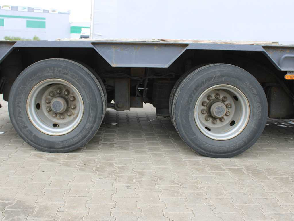 Félpótkocsi mélybölcsős Goldhofer STZ-TL 2-27/80, DRIVE-IN: 14 kép.