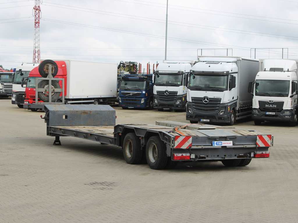 Goldhofer STZ-TL 2-27/80, DRIVE-IN - Félpótkocsi mélybölcsős: 5 kép. Goldhofer STZ-TL 2-27/80, DRIVE-IN - Félpótkocsi mélybölcsős: 5 kép.