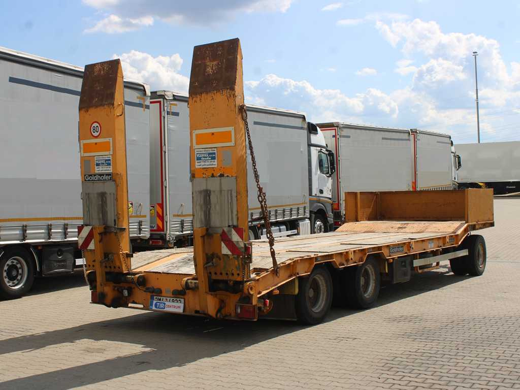 Goldhofer TU 3-24/80, DRIVEWAYS - Pótkocsi mélybölcsős: 4 kép. Goldhofer TU 3-24/80, DRIVEWAYS - Pótkocsi mélybölcsős: 4 kép.