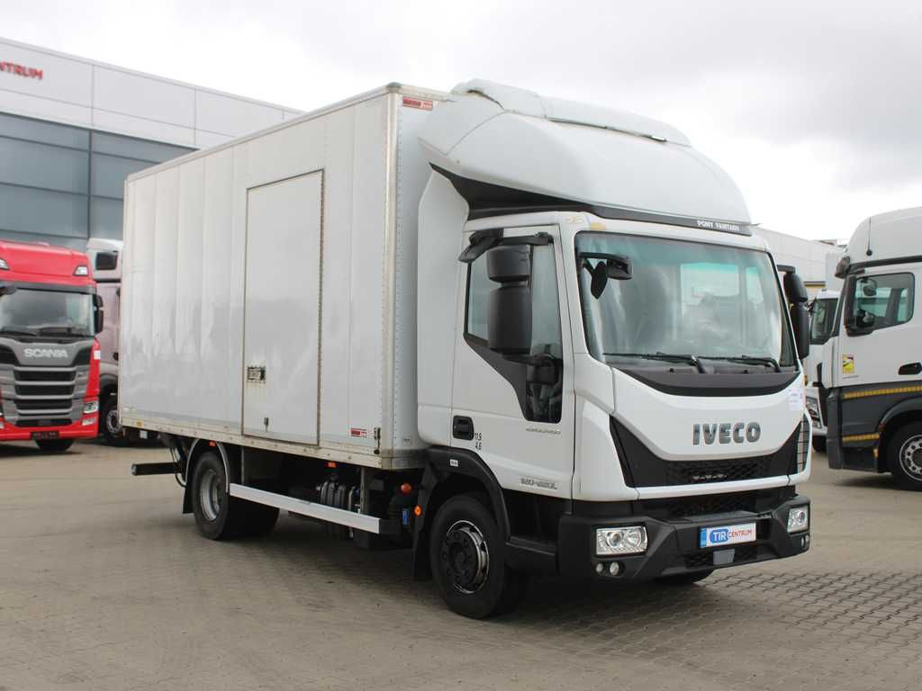 Iveco EUROCARGO 120-220L, EURO 6, TAIL LIFT, PNEU 80% - Dobozos felépítményű teherautó: 2 kép. Iveco EUROCARGO 120-220L, EURO 6, TAIL LIFT, PNEU 80% - Dobozos felépítményű teherautó: 2 kép.