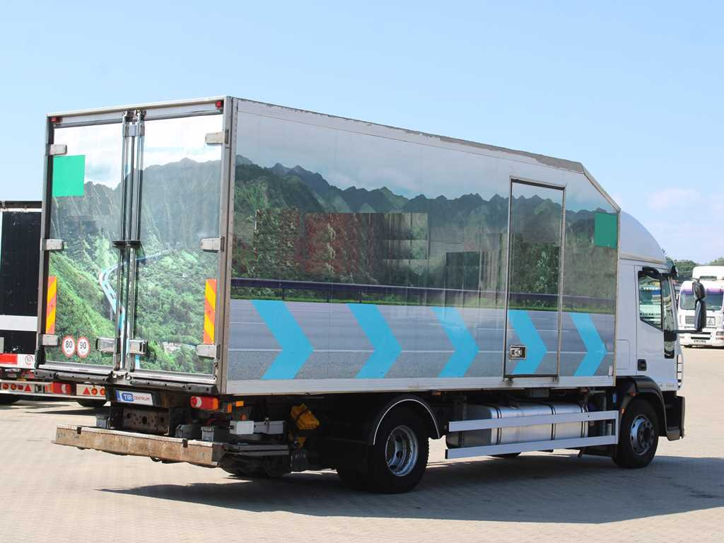 Iveco EUROCARGO 150E28, THERMO-KING TS-500, HYDRAULIC FRONT - Hűtős teherautó: 3 kép. Iveco EUROCARGO 150E28, THERMO-KING TS-500, HYDRAULIC FRONT - Hűtős teherautó: 3 kép.
