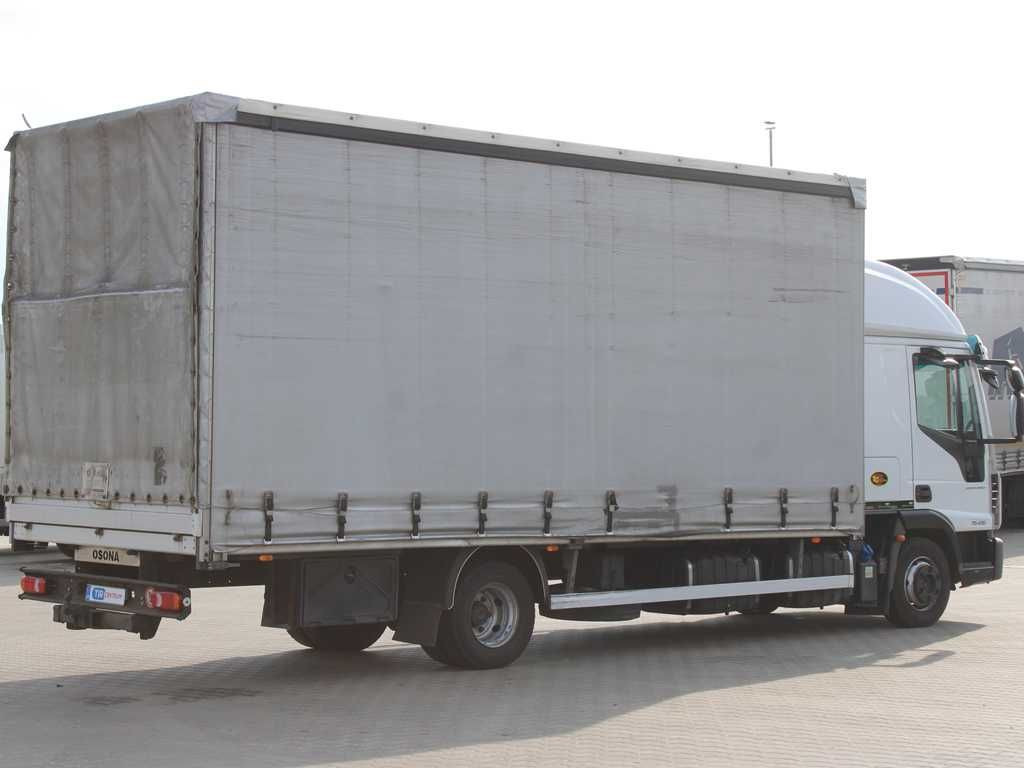 Iveco EUROCARGO 75E210, EURO 6, PNEU 80% - Ponyvás teherautó: 3 kép. Iveco EUROCARGO 75E210, EURO 6, PNEU 80% - Ponyvás teherautó: 3 kép.