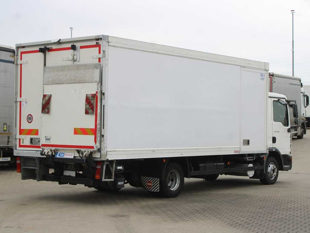 MAN TGL 12.210, TAIL LIFT, CARRIER SUPRA 850Mt - Hűtős teherautó: 3 kép. MAN TGL 12.210, TAIL LIFT, CARRIER SUPRA 850Mt - Hűtős teherautó: 3 kép.