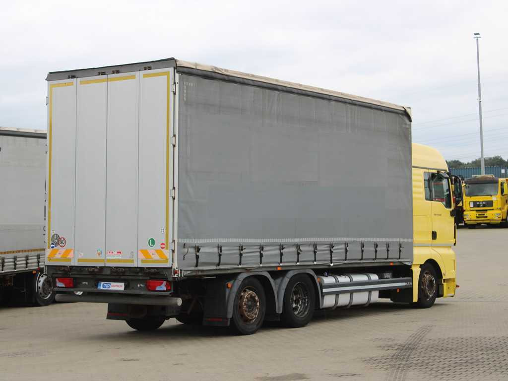 MAN TGX 24.440, EURO 5EEV, 6X2, AIR SUSPENSION - Ponyvás teherautó: 4 kép. MAN TGX 24.440, EURO 5EEV, 6X2, AIR SUSPENSION - Ponyvás teherautó: 4 kép.