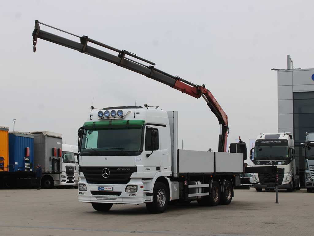 Mercedes-Benz Actros 2644, 6X4, EURO 4, HYDRAULIC ARM FASSI F210 - Platós teherautó, Darus autó: 1 kép. Mercedes-Benz Actros 2644, 6X4, EURO 4, HYDRAULIC ARM FASSI F210 - Platós teherautó, Darus autó: 1 kép.