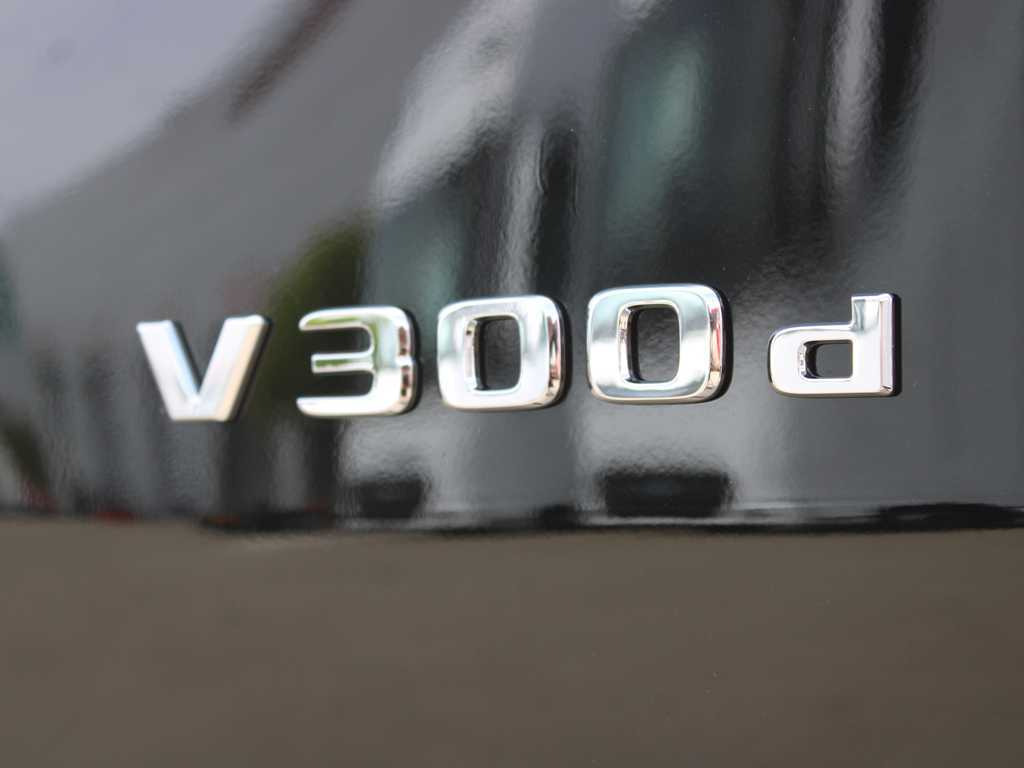 Mercedes-Benz V 300d 4M L, exclusive - Autó: 5 kép. Mercedes-Benz V 300d 4M L, exclusive - Autó: 5 kép.