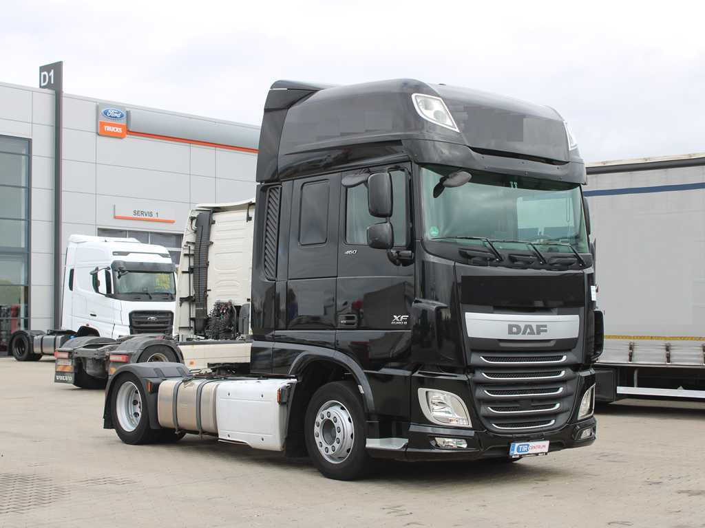 DAF XF 460, EURO 6, LOWDECK - Nyergesvontató: 3 kép. DAF XF 460, EURO 6, LOWDECK - Nyergesvontató: 3 kép.
