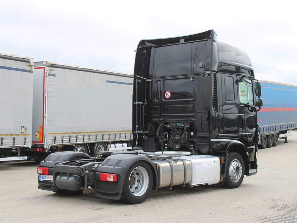 DAF XF 460, EURO 6, LOWDECK - Nyergesvontató: 4 kép. DAF XF 460, EURO 6, LOWDECK - Nyergesvontató: 4 kép.
