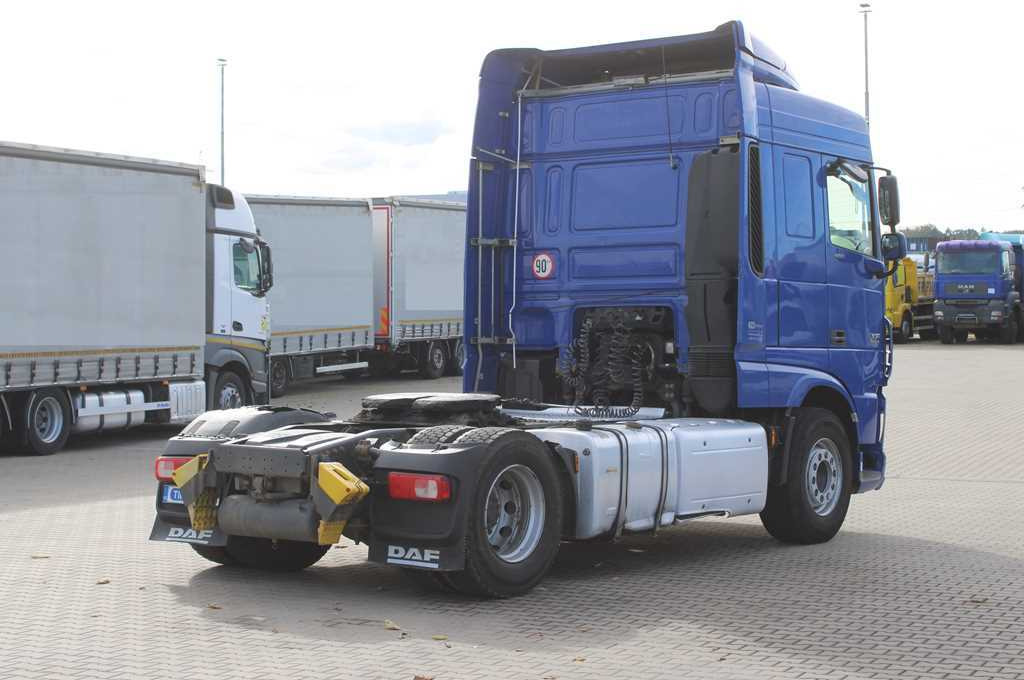 DAF XF 460 FT, HYDRAULIC, EURO 6 - Nyergesvontató: 4 kép. DAF XF 460 FT, HYDRAULIC, EURO 6 - Nyergesvontató: 4 kép.