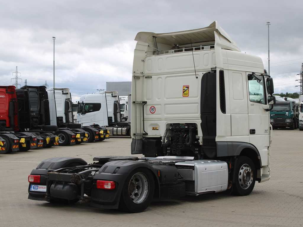 DAF XF 460 FT, LOW DECK, EURO 6 - Nyergesvontató: 4 kép. DAF XF 460 FT, LOW DECK, EURO 6 - Nyergesvontató: 4 kép.