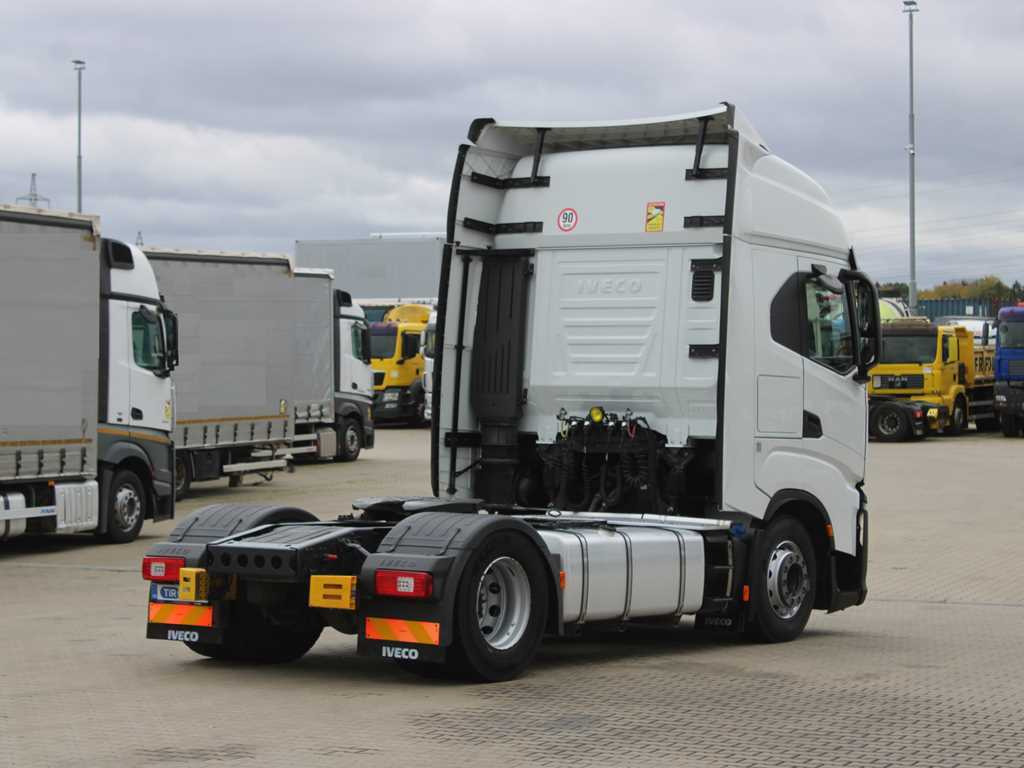 Iveco S-Way 480, EURO 6, INDEPENDENT AIR CONDITIONING, NAVIGATION - Nyergesvontató: 4 kép. Iveco S-Way 480, EURO 6, INDEPENDENT AIR CONDITIONING, NAVIGATION - Nyergesvontató: 4 kép.