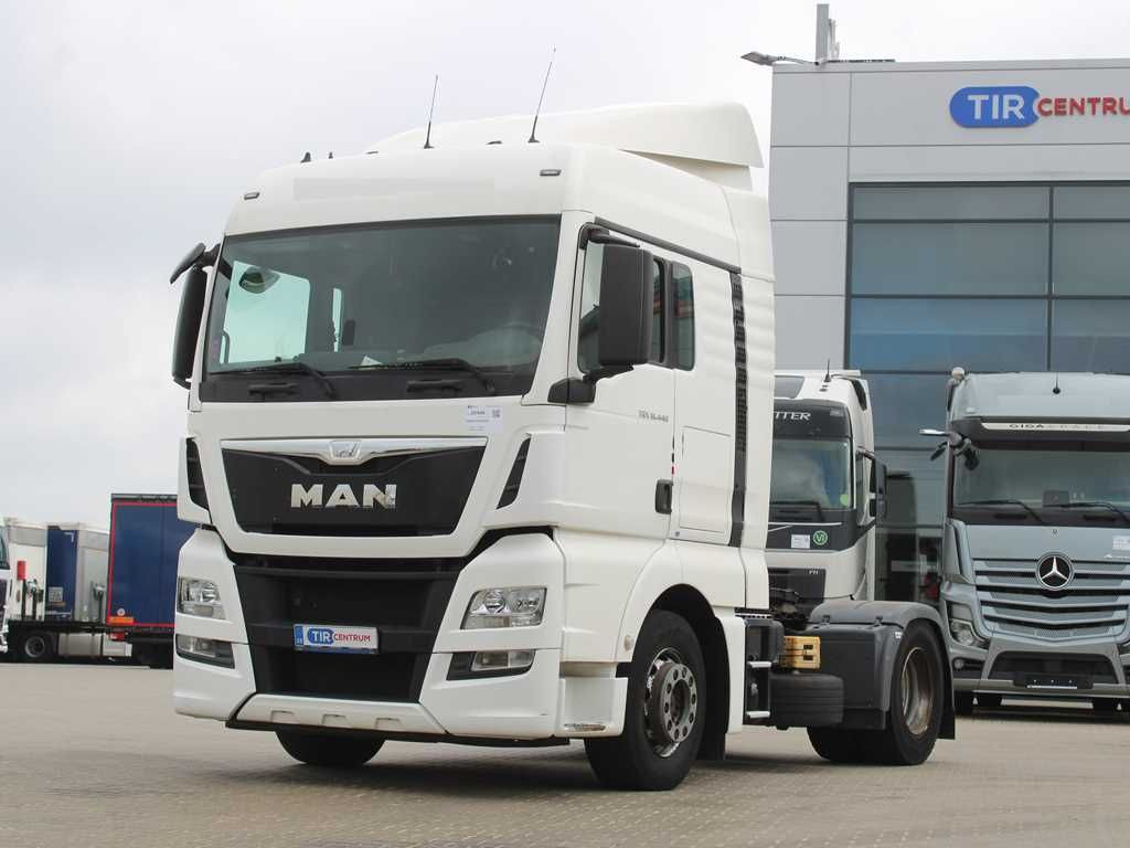MAN TGX 18.440, EURO 6 - Nyergesvontató: 1 kép. MAN TGX 18.440, EURO 6 - Nyergesvontató: 1 kép.