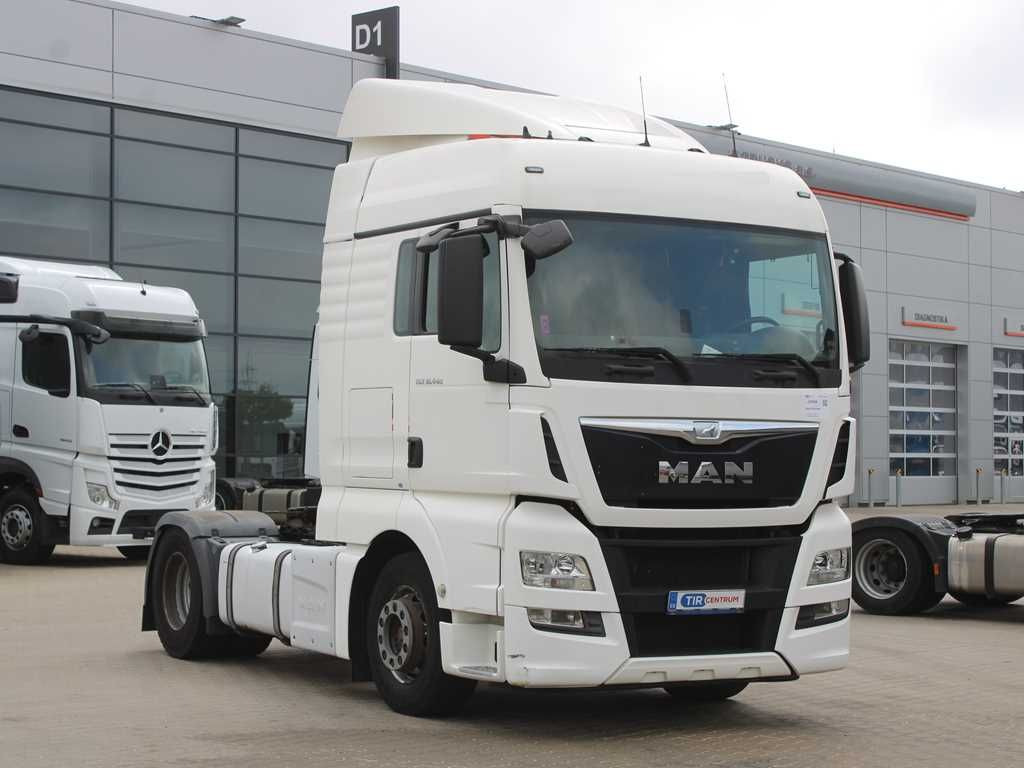 MAN TGX 18.440, EURO 6 - Nyergesvontató: 2 kép. MAN TGX 18.440, EURO 6 - Nyergesvontató: 2 kép.