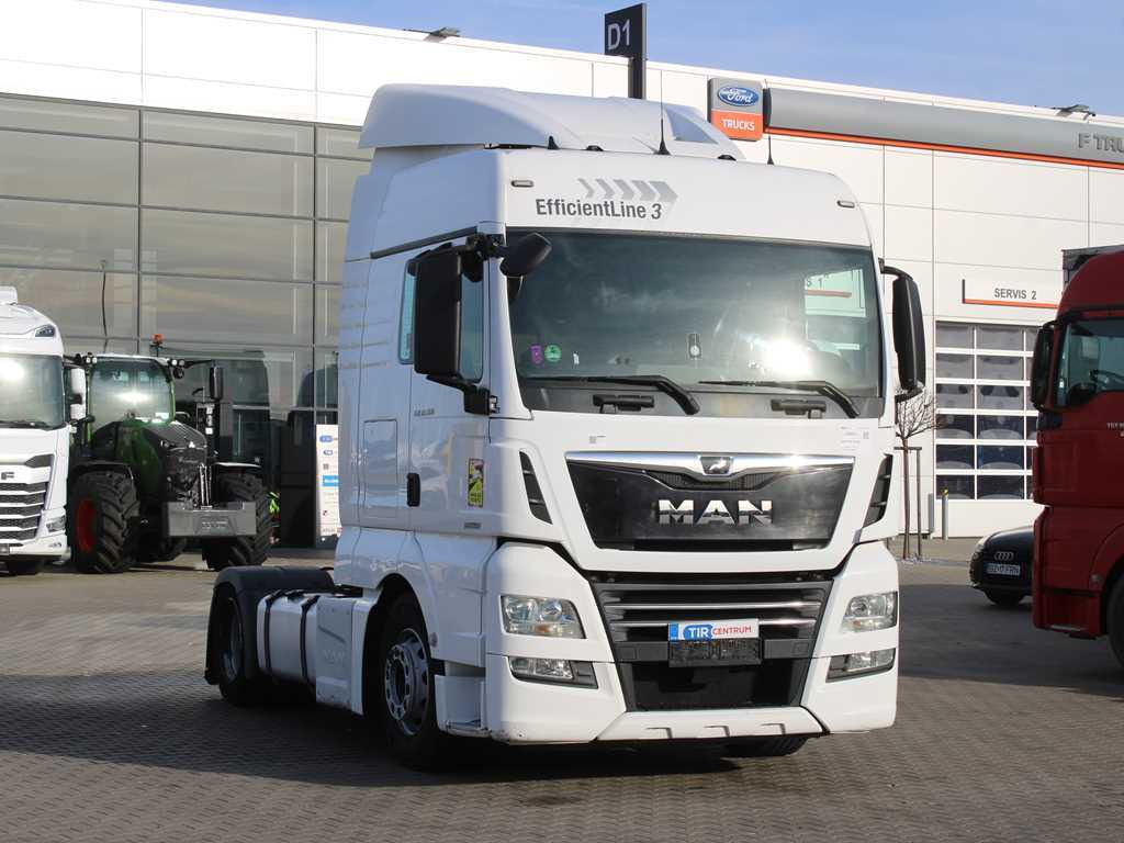 MAN TGX 18.500, LOWDECK, NAVIGATION, RETARDER, EURO 6 - Nyergesvontató: 3 kép. MAN TGX 18.500, LOWDECK, NAVIGATION, RETARDER, EURO 6 - Nyergesvontató: 3 kép.