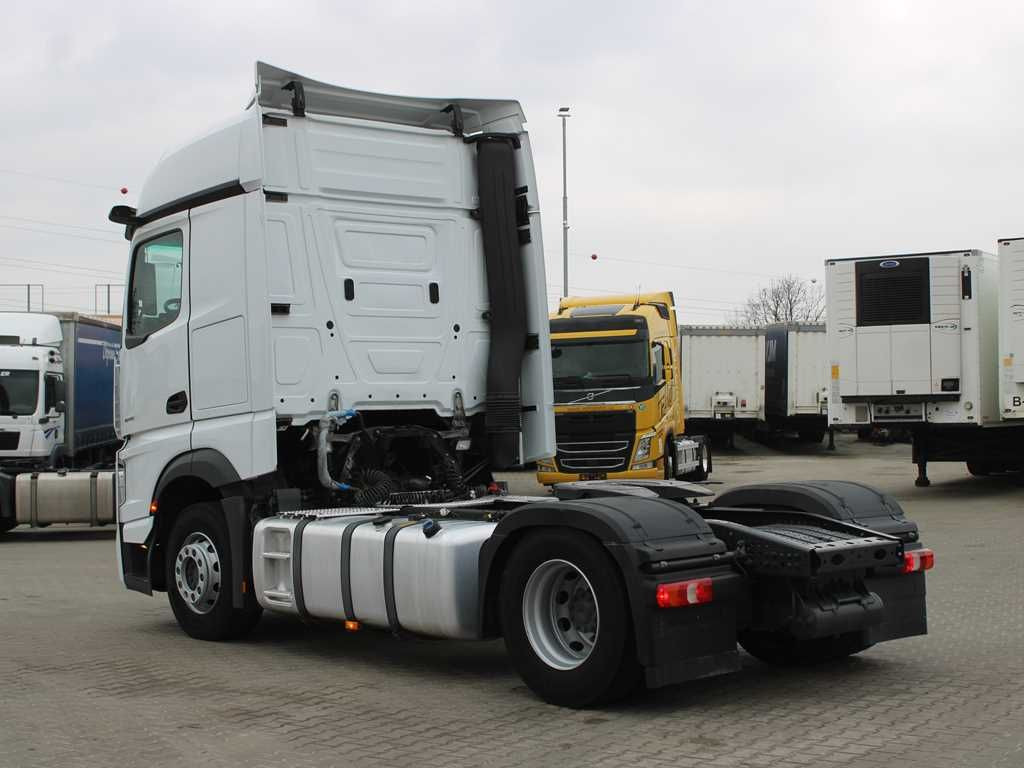 Mercedes-Benz Actros 1845, EURO 6, NAVIGATION - Nyergesvontató: 4 kép. Mercedes-Benz Actros 1845, EURO 6, NAVIGATION - Nyergesvontató: 4 kép.