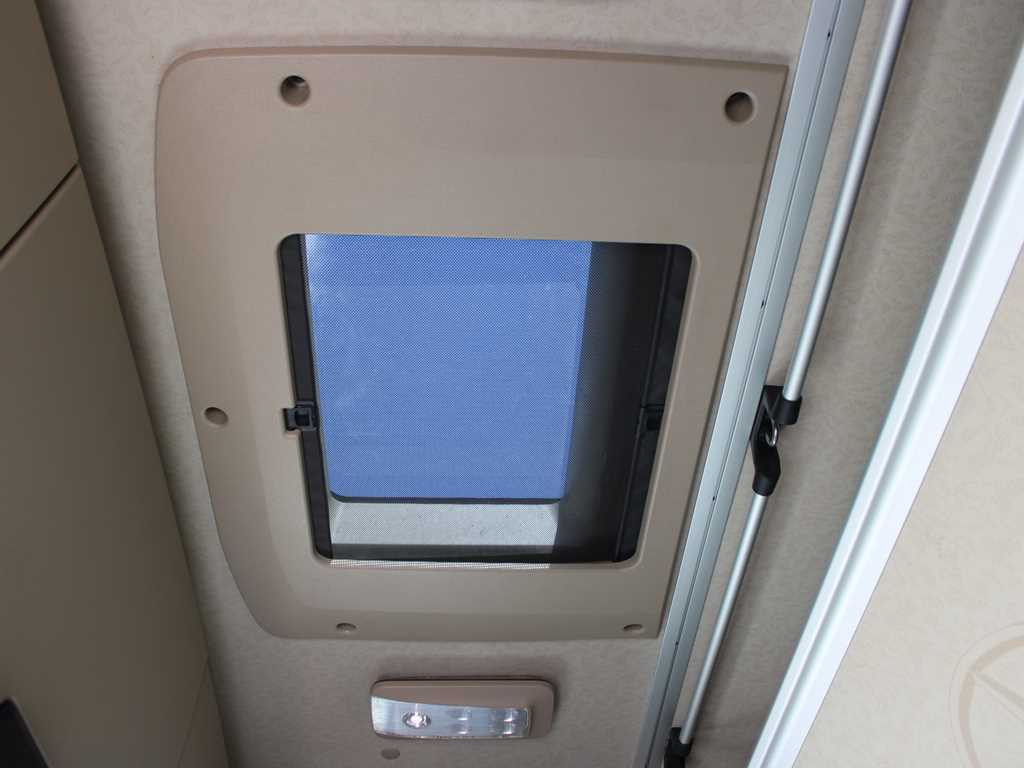 Nyergesvontató Mercedes-Benz Actros 1848, EURO 6, GIGA SPACE, NAVIGATION, LOWDECK: 16 kép.
