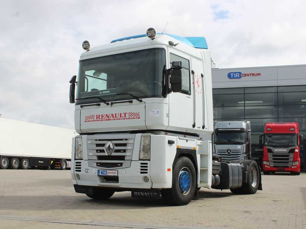 Renault MAGNUM 440.18, EURO 3 - Nyergesvontató: 1 kép. Renault MAGNUM 440.18, EURO 3 - Nyergesvontató: 1 kép.