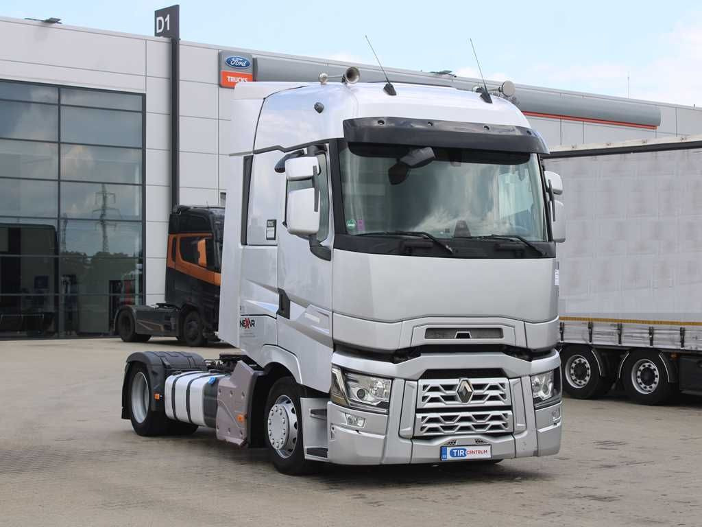 Renault T 520, LOWDECK, INDEPENDENT AIR CONDITIONING - Nyergesvontató: 2 kép. Renault T 520, LOWDECK, INDEPENDENT AIR CONDITIONING - Nyergesvontató: 2 kép.