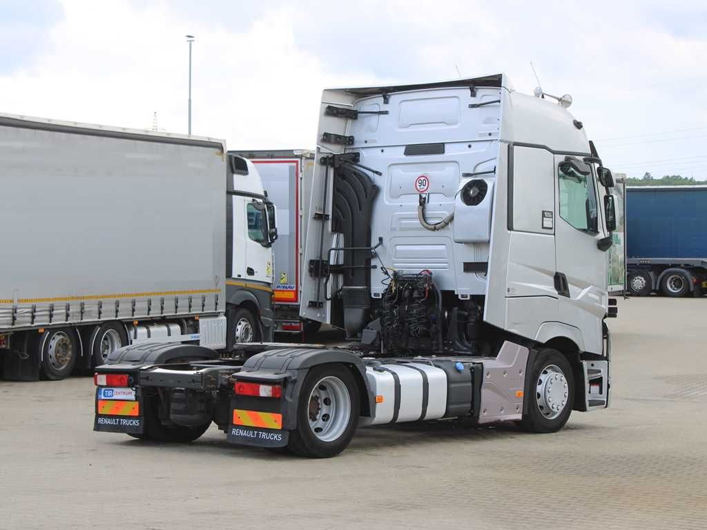 Renault T 520, LOWDECK, INDEPENDENT AIR CONDITIONING - Nyergesvontató: 3 kép. Renault T 520, LOWDECK, INDEPENDENT AIR CONDITIONING - Nyergesvontató: 3 kép.
