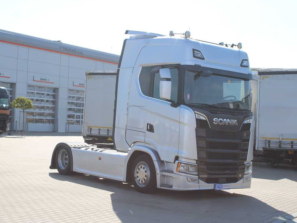 Scania S520, LOWDECK, RETARDER, NAVIGATION - Nyergesvontató: 2 kép. Scania S520, LOWDECK, RETARDER, NAVIGATION - Nyergesvontató: 2 kép.