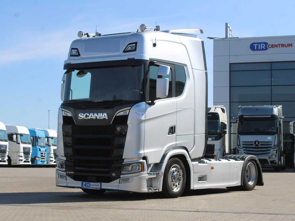 Scania S520, LOWDECK, RETARDER, NAVIGATION - Nyergesvontató: 1 kép. Scania S520, LOWDECK, RETARDER, NAVIGATION - Nyergesvontató: 1 kép.