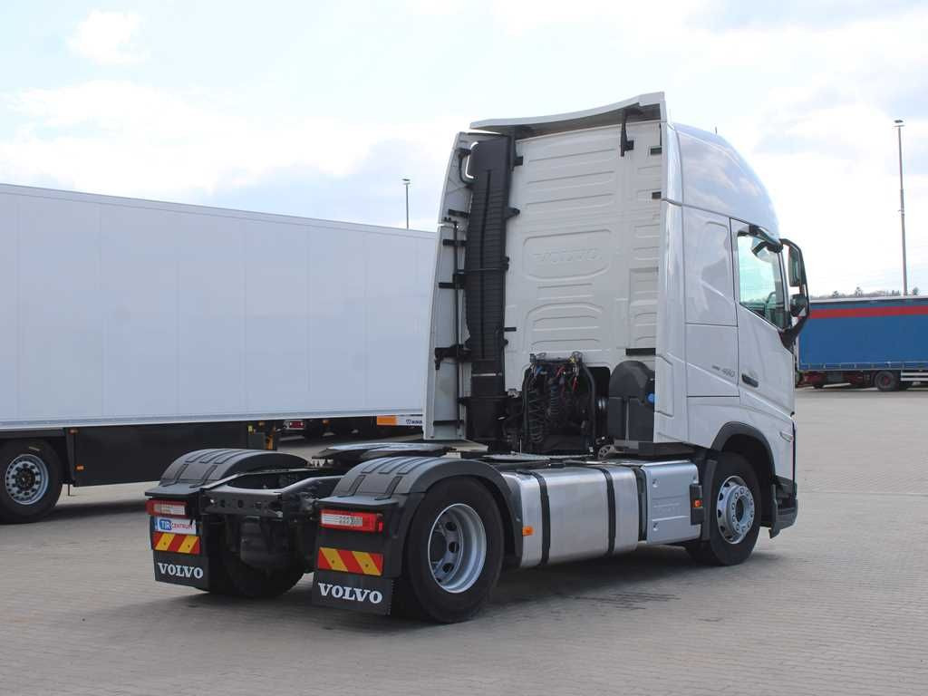 Volvo FH 460, EURO 6, VEB +, I-SAVE, PNEU 80% - Nyergesvontató: 3 kép. Volvo FH 460, EURO 6, VEB +, I-SAVE, PNEU 80% - Nyergesvontató: 3 kép.